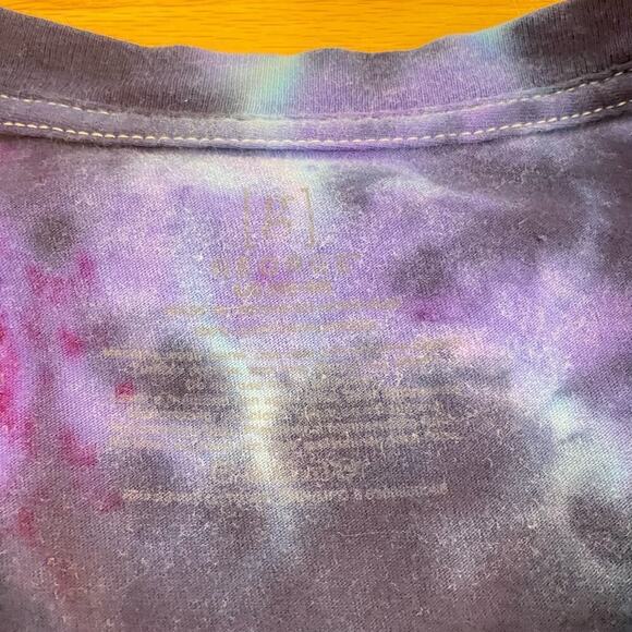 handmade tie dyed unisex tshirt paw print in a heart L - Picture 7 of 7